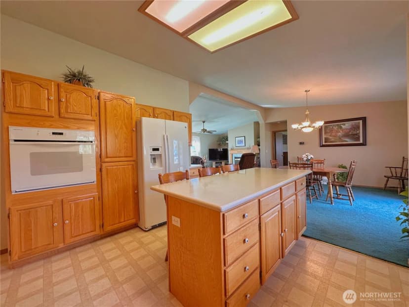 Property photo for 55086 Bay Area Drive Ne, Electric City photo 11