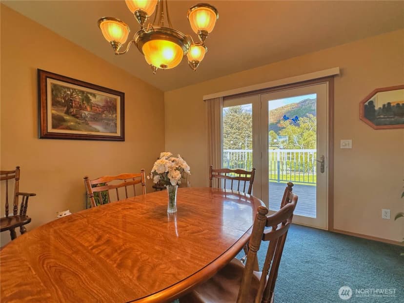 Property photo for 55086 Bay Area Drive Ne, Electric City photo 10