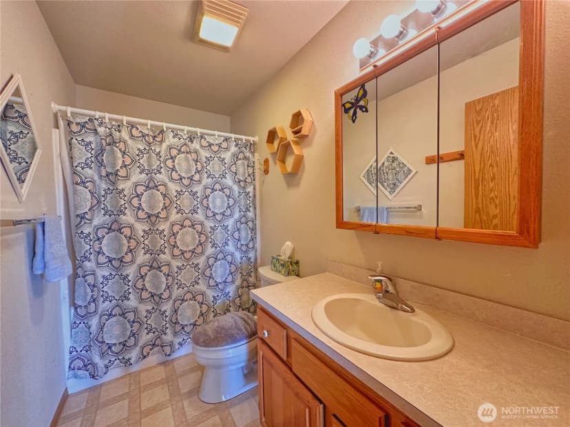 Property photo for 55086 Bay Area Drive Ne, Electric City photo 20