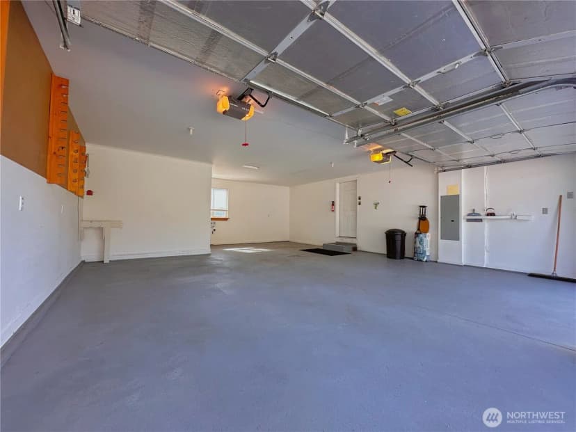 Property photo for 55086 Bay Area Drive Ne, Electric City photo 23