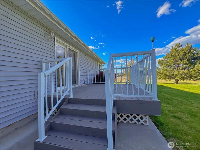 Property photo for 55086 Bay Area Drive Ne, Electric City photo 26