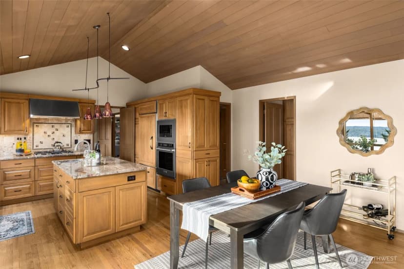 Property photo for 8440 W Mercer Way, Mercer Island photo 15
