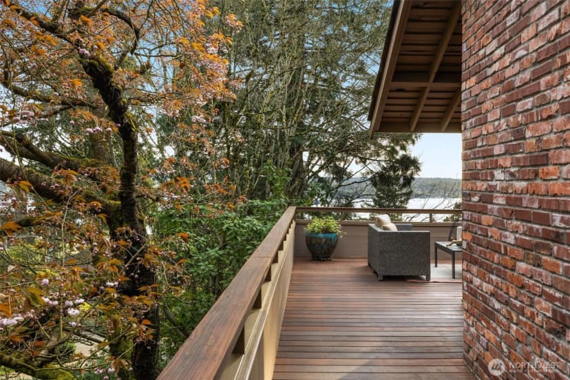 Property photo for 8440 W Mercer Way, Mercer Island photo 19