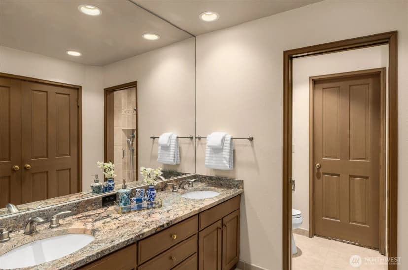 Property photo for 8440 W Mercer Way, Mercer Island photo 23