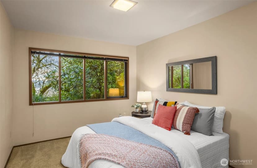 Property photo for 8440 W Mercer Way, Mercer Island photo 27