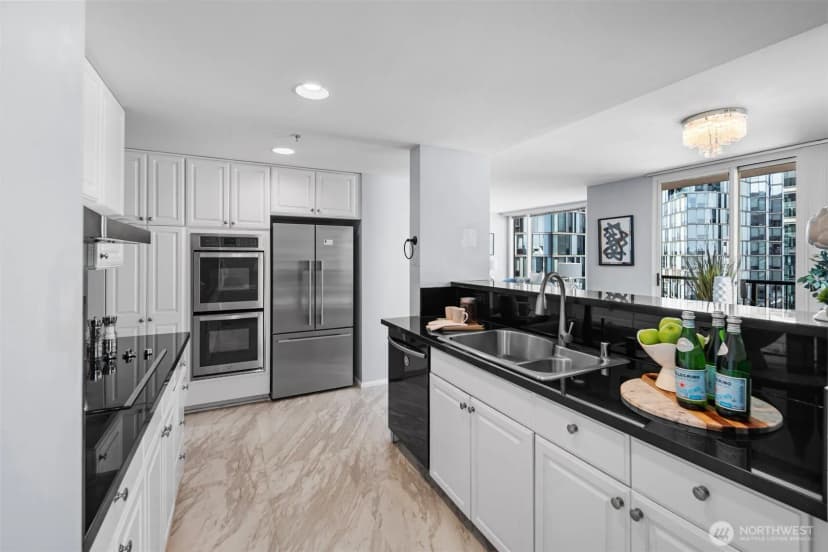 Property photo for 177 107th Avenue Ne #1702, Bellevue photo 12