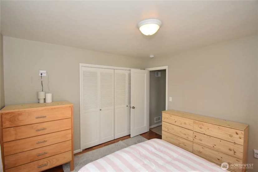 Property photo for 701 E Grover Street, Lynden photo 18