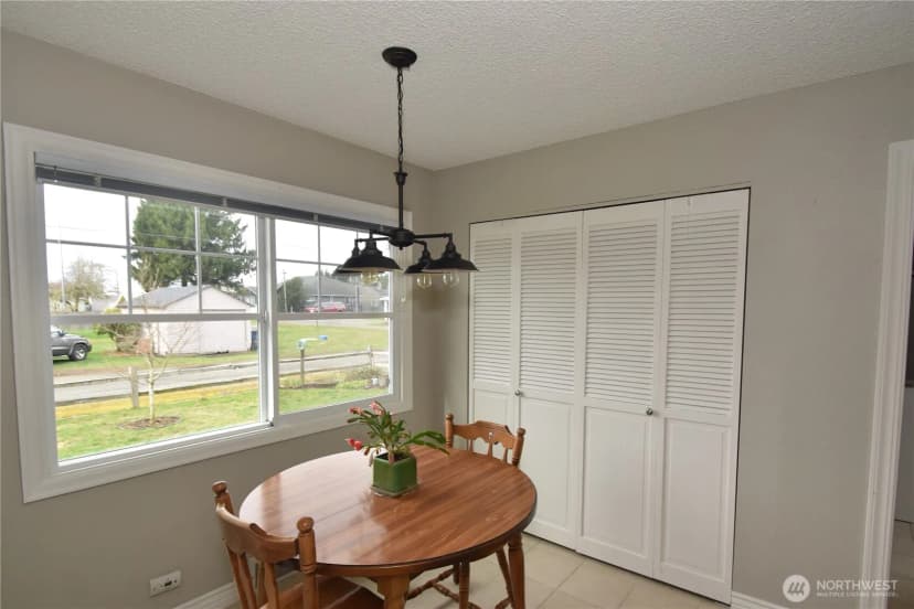 Property photo for 701 E Grover Street, Lynden photo 11