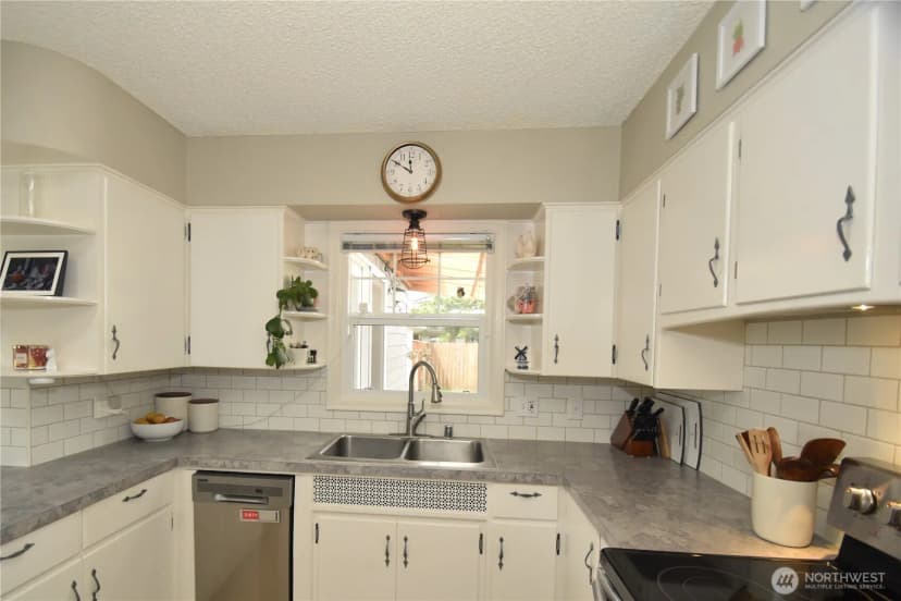 Property photo for 701 E Grover Street, Lynden photo 7