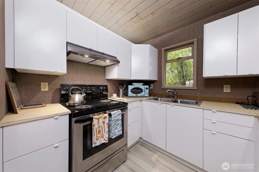 Property photo for 731 E Promontory Road, Shelton photo 12