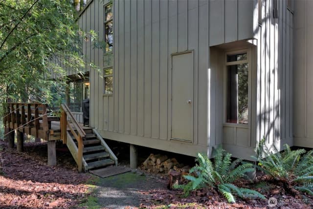 Property photo for 731 E Promontory Road, Shelton photo 3