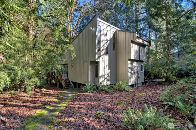 Property photo for 731 E Promontory Road, Shelton photo 2