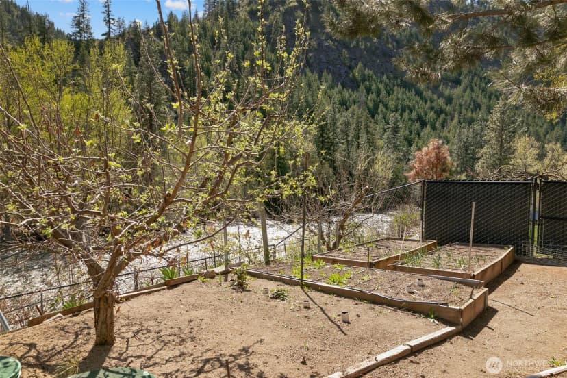 Property photo for 8831 Entiat River Road, Entiat photo 39