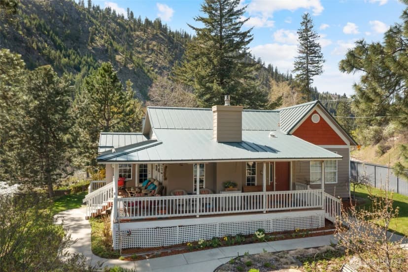 Property photo for 8831 Entiat River Road, Entiat photo 3