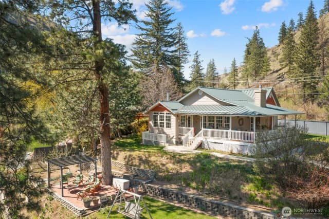 Property photo for 8831 Entiat River Road, Entiat photo 2