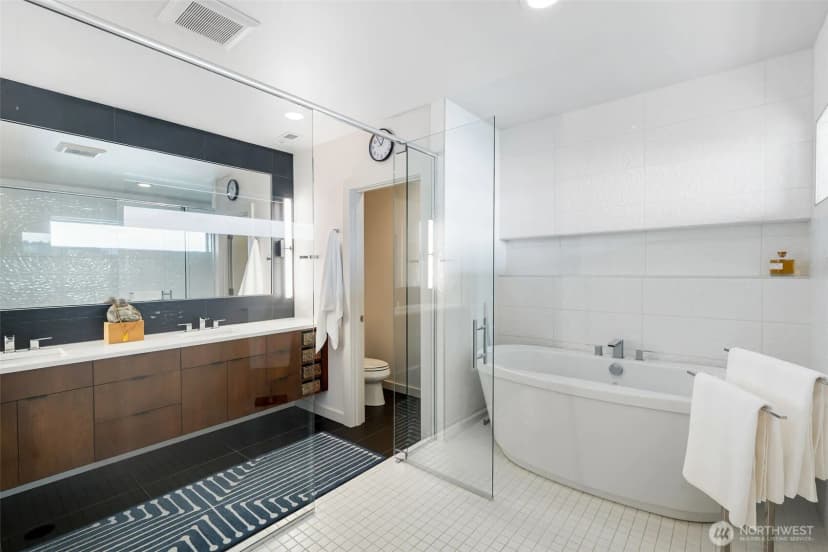 Property photo for 7734 Seward Park Avenue S, Seattle photo 24