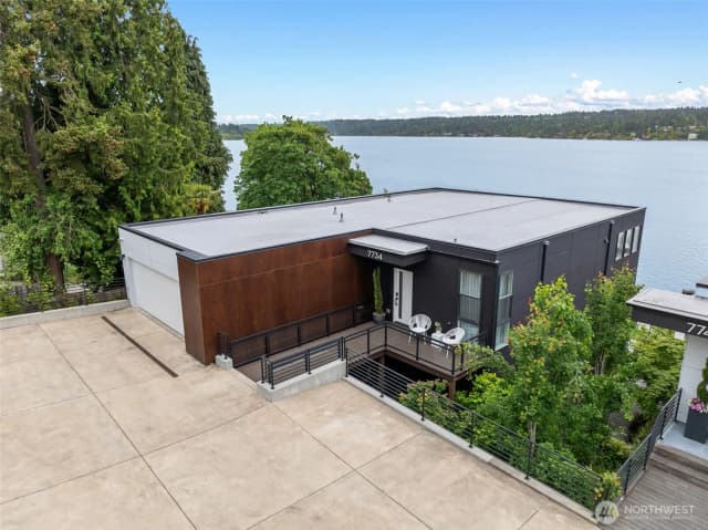 Property photo for 7734 Seward Park Avenue S, Seattle photo 3