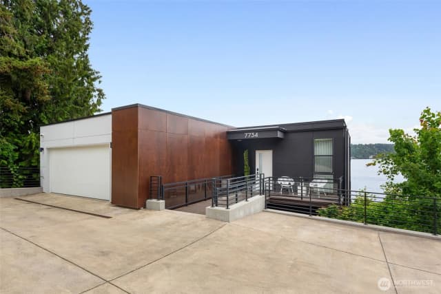 Property photo for 7734 Seward Park Avenue S, Seattle photo 2