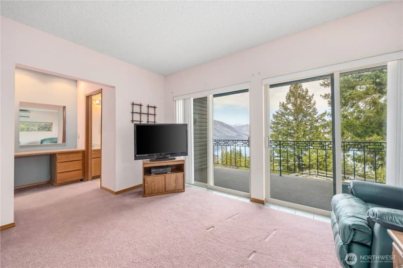Property photo for 985 Guffy Road, Chelan photo 13