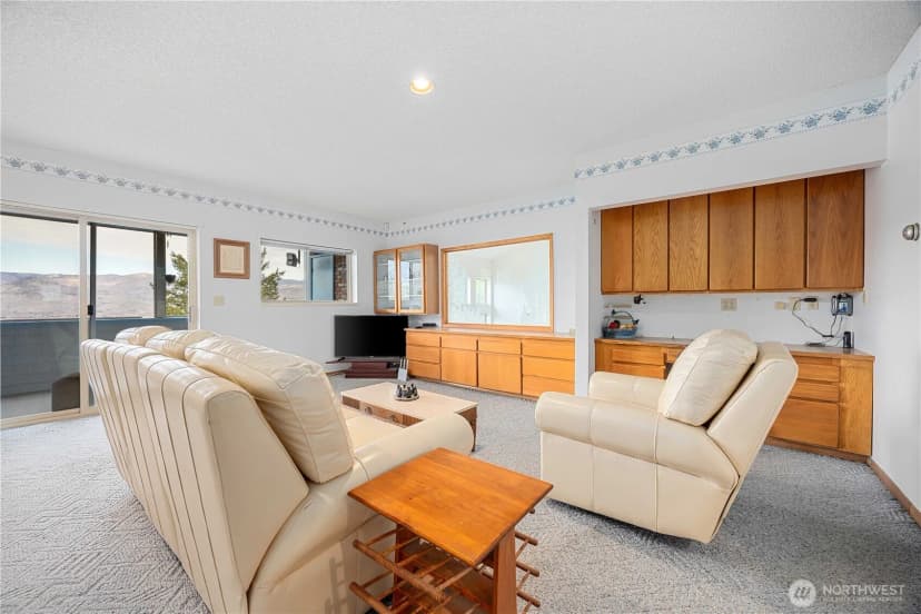Property photo for 985 Guffy Road, Chelan photo 8