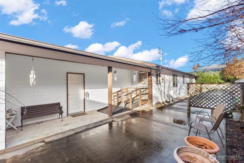 Property photo for 266 Third Street, Morton photo 22