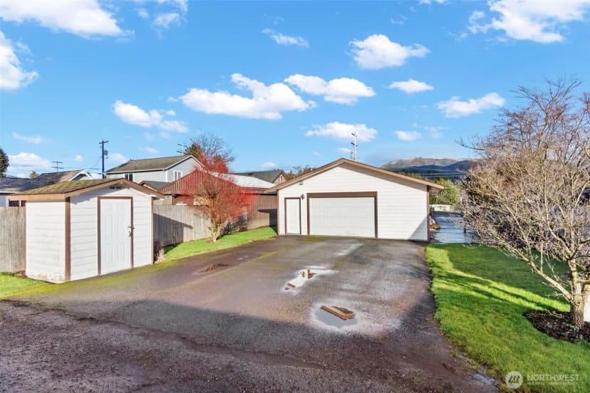 Property photo for 266 Third Street, Morton photo 25
