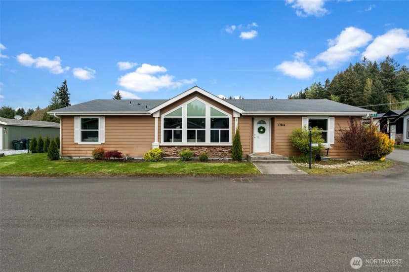 Property photo for 13814 21st Ave E, Tacoma photo 2