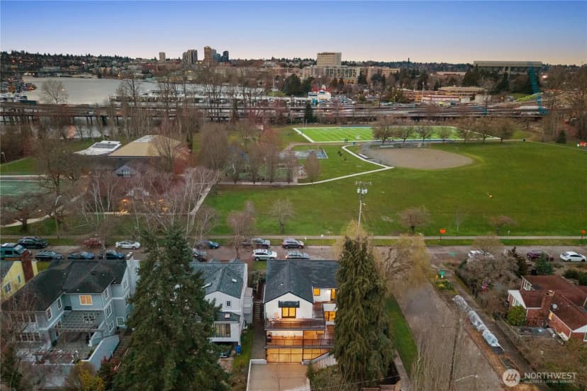 Property photo for 1633 E Calhoun Street, Seattle photo 38