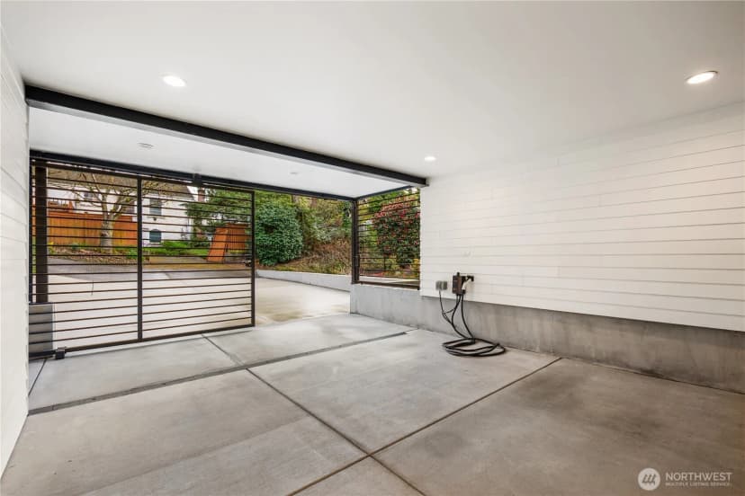 Property photo for 1633 E Calhoun Street, Seattle photo 32