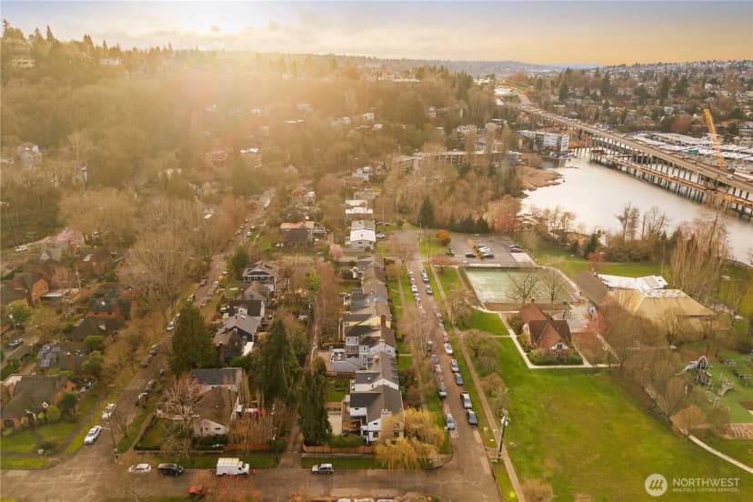 Property photo for 1633 E Calhoun Street, Seattle photo 40