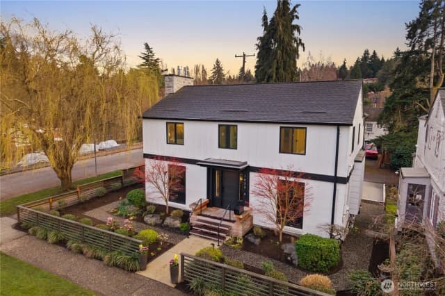 Property photo for 1633 E Calhoun Street, Seattle photo 2