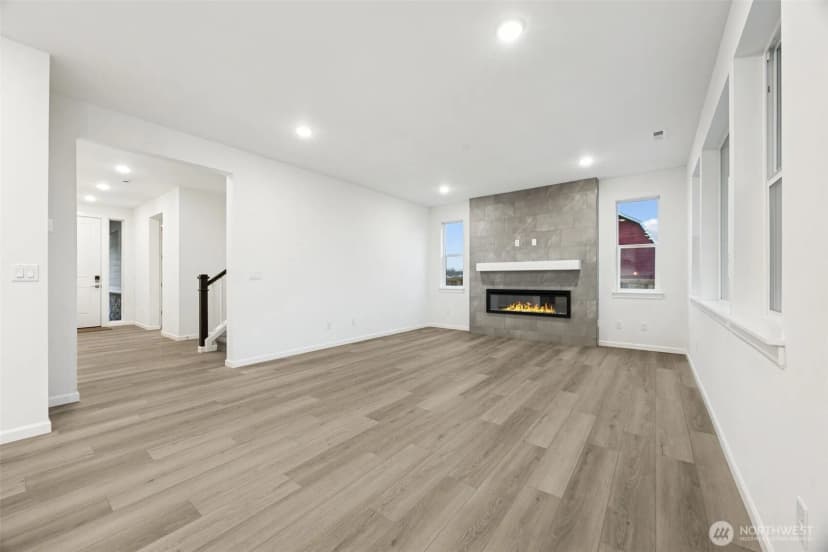 Property photo for 990 Tanner Avenue #102, Buckley photo 4