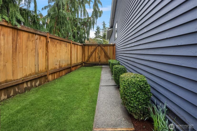 Property photo for 19202 Se 43rd Place, Issaquah photo 28