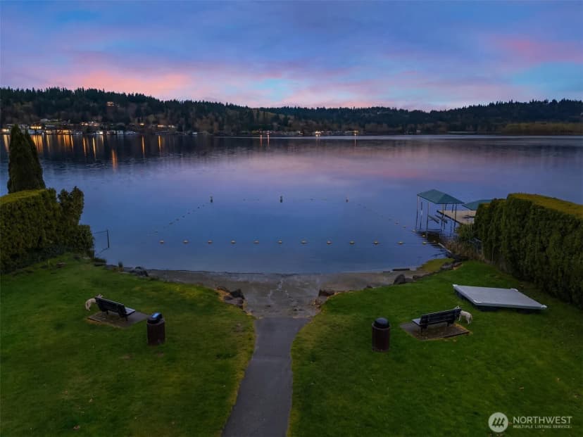 Property photo for 19202 Se 43rd Place, Issaquah photo 33