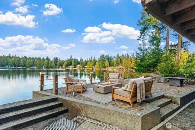 Property photo for 1970 Cambridge Lane Sw, Olympia photo 2