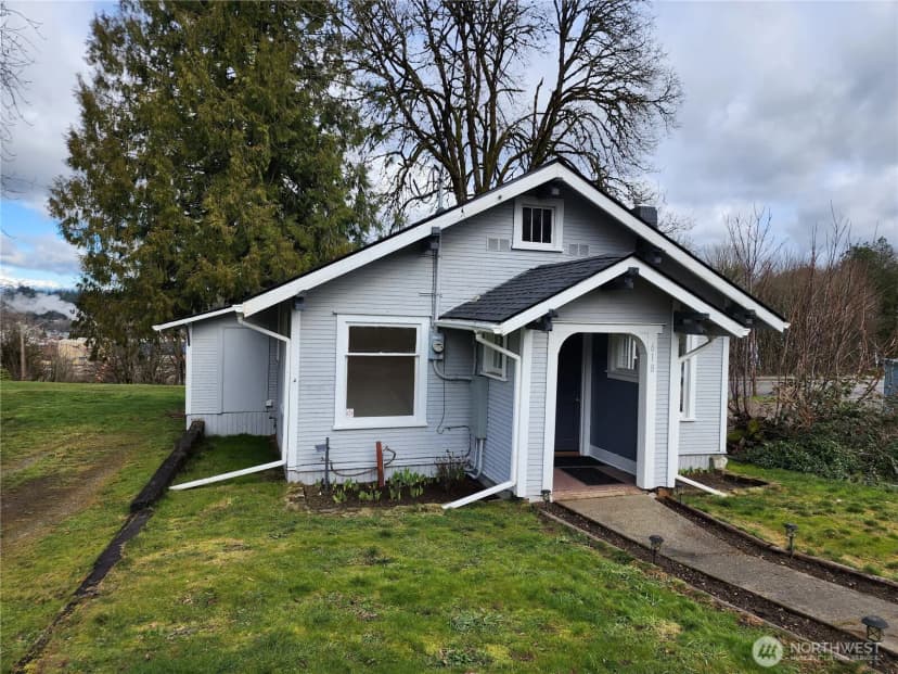 Property photo for 618 Fairmount Avenue, Shelton