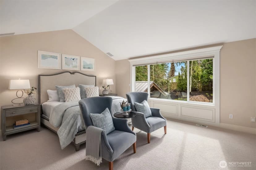 Property photo for 9843 Ne 25th Street, Bellevue photo 12