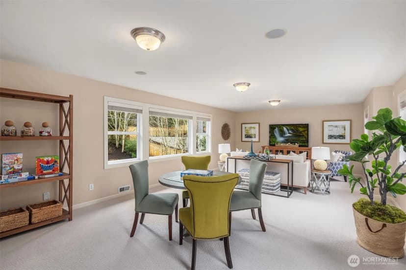 Property photo for 9843 Ne 25th Street, Bellevue photo 17