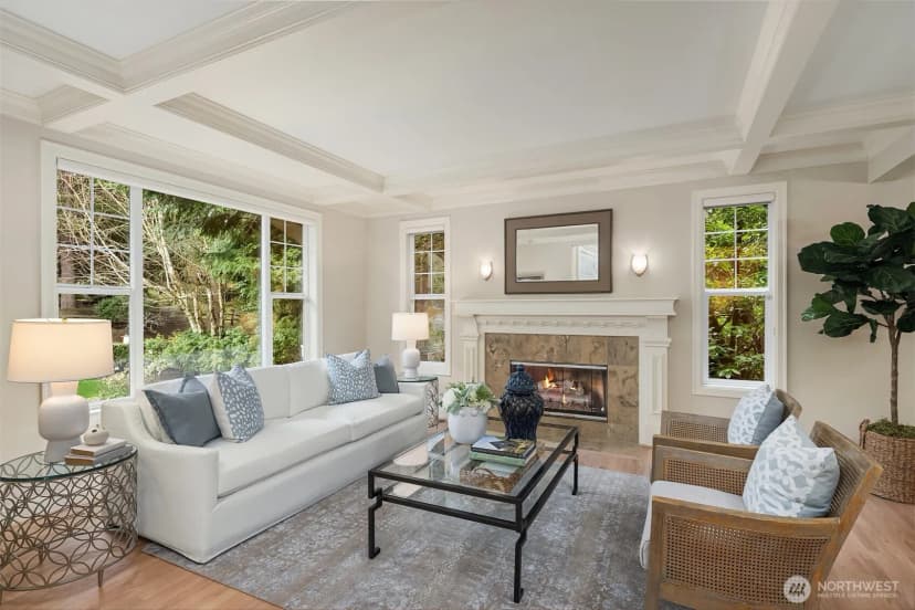 Property photo for 9843 Ne 25th Street, Bellevue photo 4