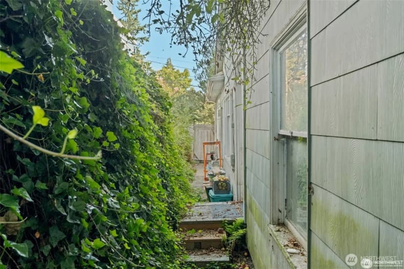 Property photo for 341 Ne 51st Street, Seattle photo 24