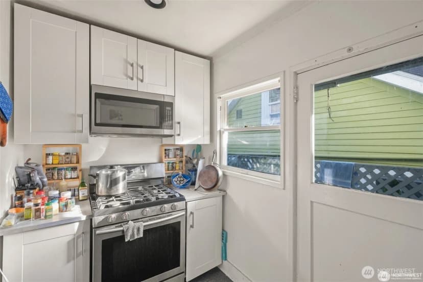 Property photo for 341 Ne 51st Street, Seattle photo 10