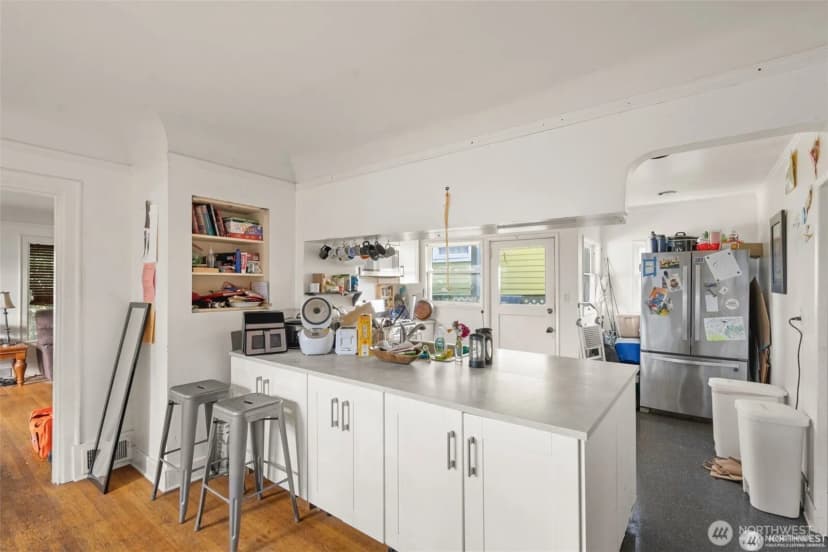 Property photo for 341 Ne 51st Street, Seattle photo 9