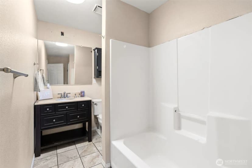 Property photo for 51 E Lynda Lane W, Shelton photo 18