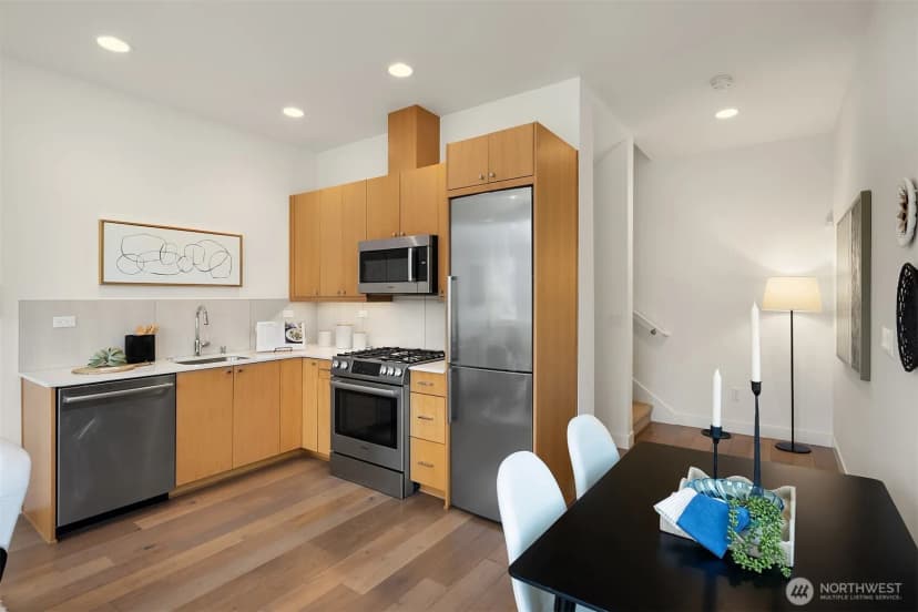Property photo for 119 A 18th Avenue E, Seattle photo 16