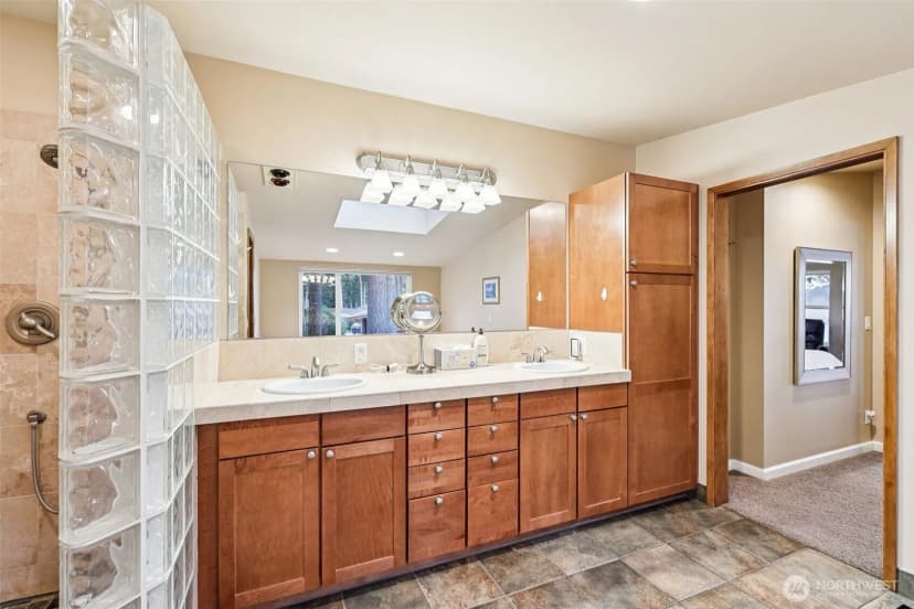 Property photo for 17340 Golden View Avenue, La Conner photo 18