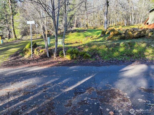 Property photo for 912 Hillside Lane, White Salmon photo 4