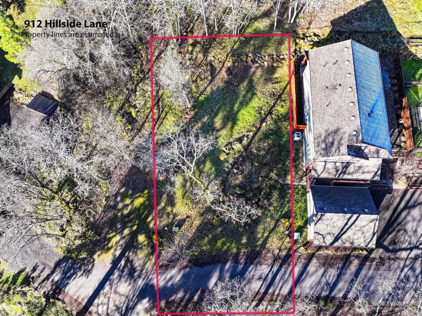 Property photo for 912 Hillside Lane, White Salmon photo 2
