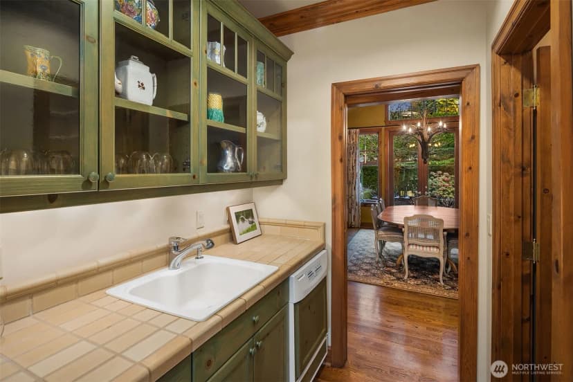 Property photo for 8901 Ne 36th Street, Yarrow Point photo 14