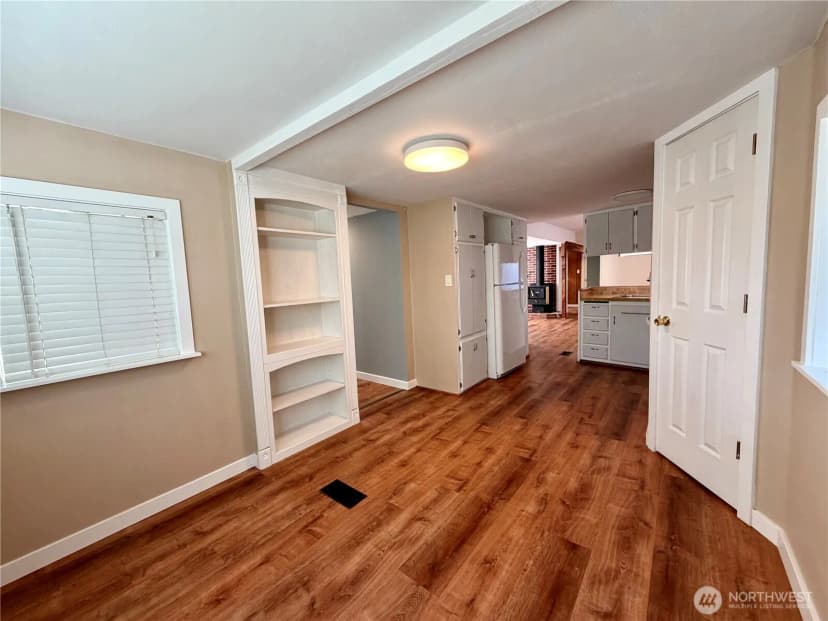 Property photo for 18501 52nd Avenue #6, Lynnwood photo 5