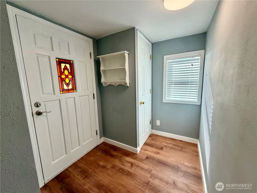 Property photo for 18501 52nd Avenue #6, Lynnwood photo 3